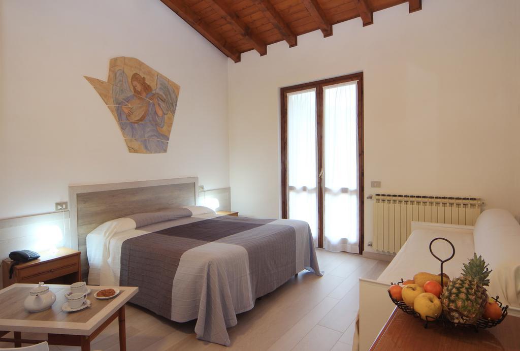 Hotel Colomber Gardone Riviera Εξωτερικό φωτογραφία