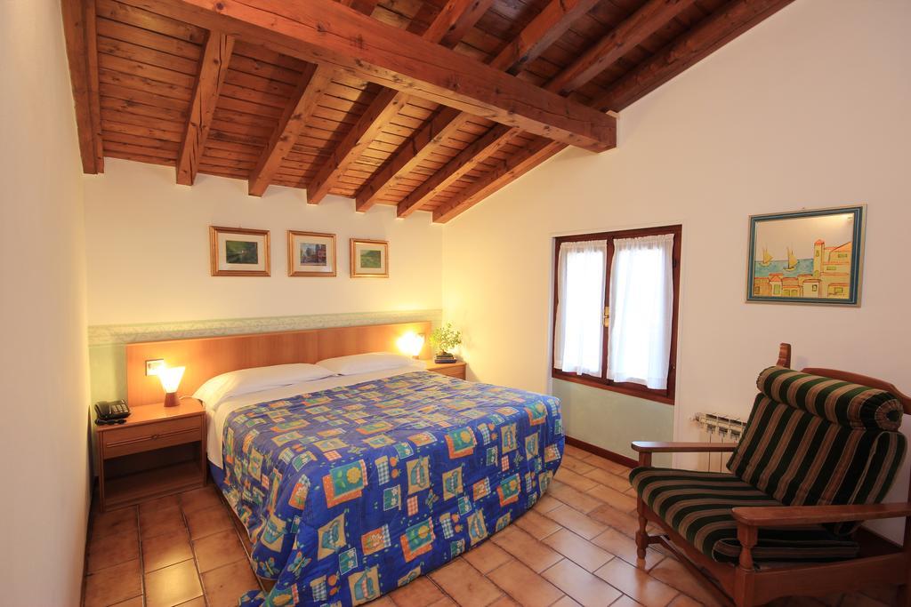 Hotel Colomber Gardone Riviera Εξωτερικό φωτογραφία