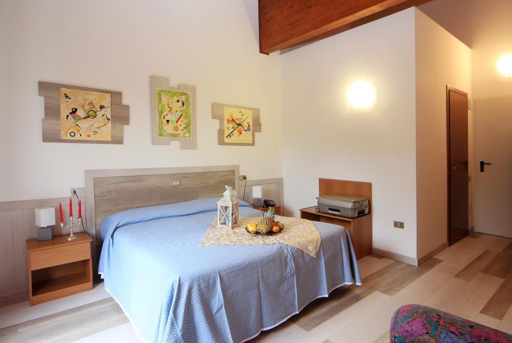 Hotel Colomber Gardone Riviera Εξωτερικό φωτογραφία