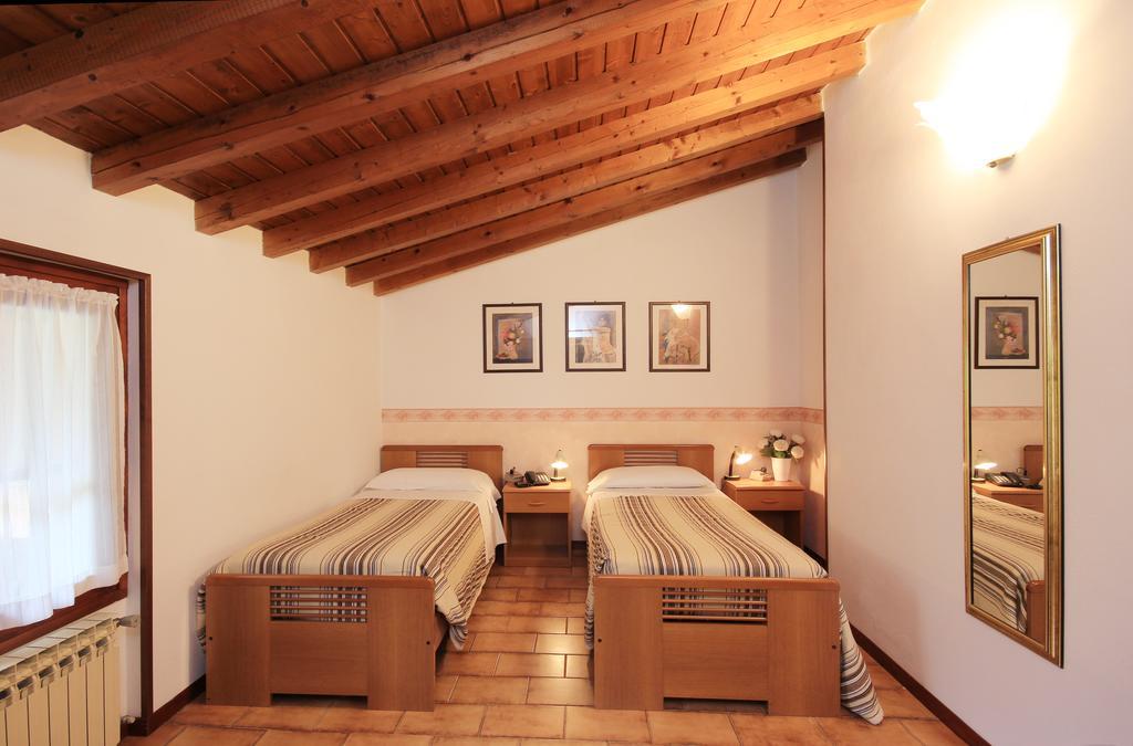 Hotel Colomber Gardone Riviera Εξωτερικό φωτογραφία